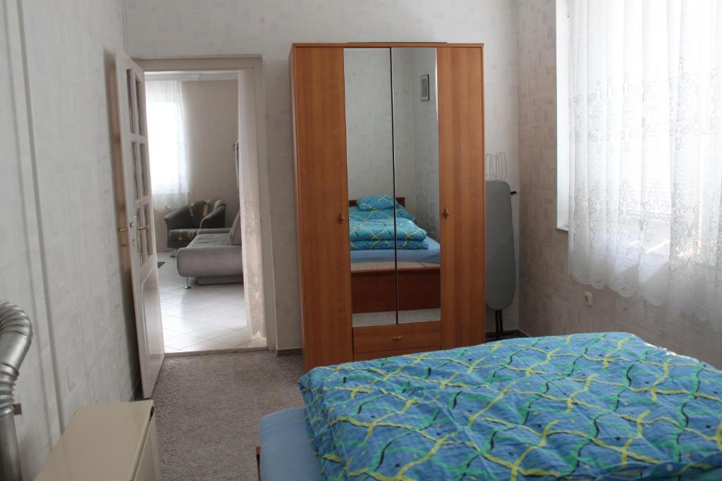 Orwa Apartmanok - Fenyofa Koez Zalakaros Rum bild